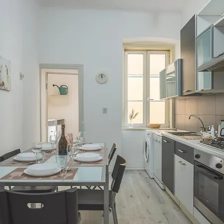 Appartamento Piazza Goldoni Toro Elegant Freewifi Trieste